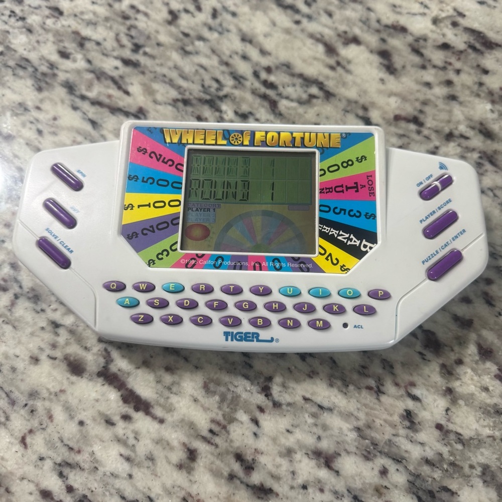 Tiger Wheel‎ of Fortune Handheld Game 1995 – Tested & Working with Sound